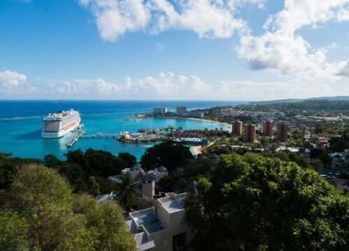 Why Jolly Rogers is the Best Choice for Private Tours in Jamaica